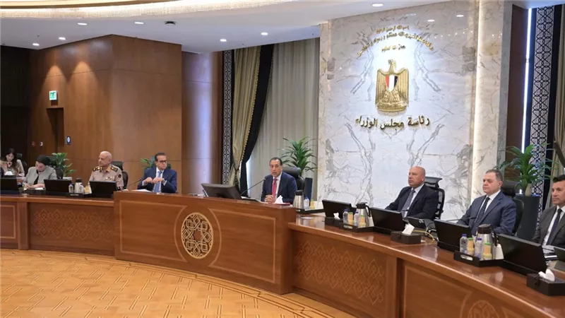 رئيس الوزراء يقدم العزاء في وفاة بابا الفاتيكان