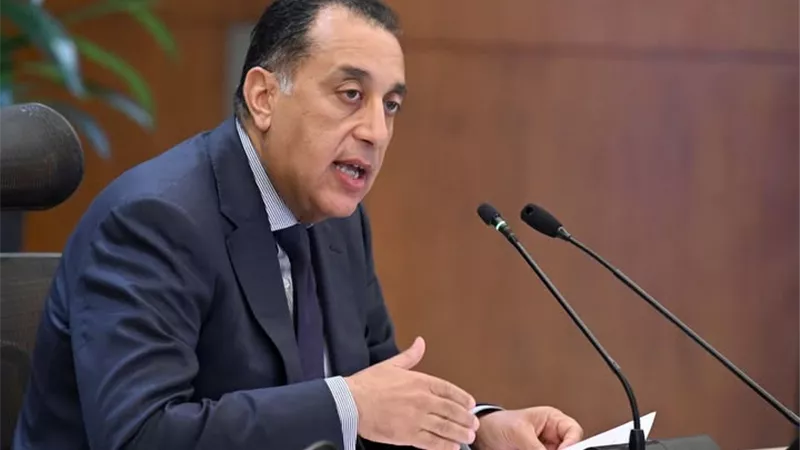 رئيس الوزراء يعلن جهود خفض أسعار السلع وتطوير المناهج التعليمية