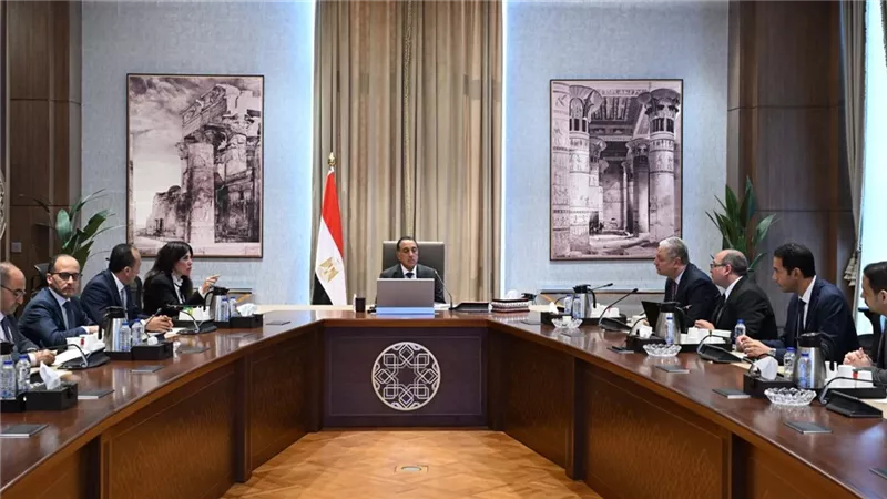 رئيس الوزراء يتابع موقف مشروعات المبادرة الرئاسية حياة كريمة