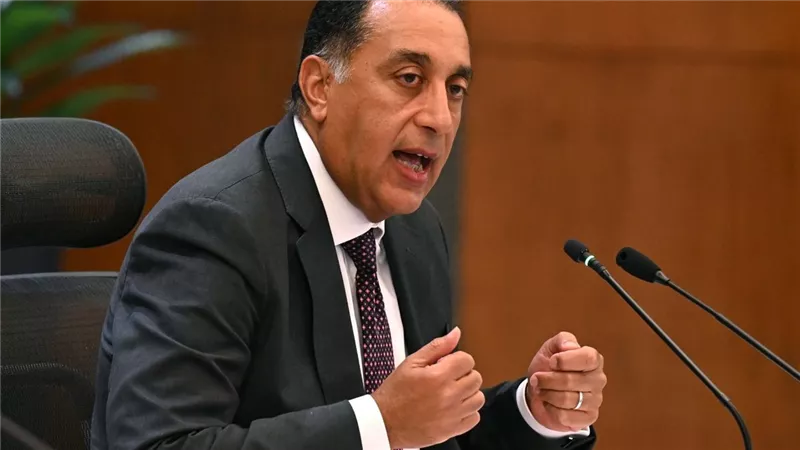 مدبولى: كل الحكومات مُلتزمة بتنفيذ 