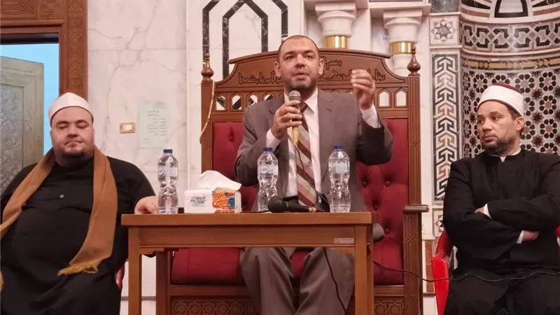 أمسية دينية تحذّر من خطورة التكفير والحكم على الناس دون علم