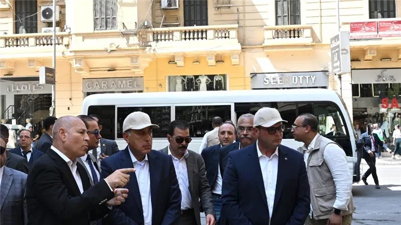 رئيس الوزراء يتفقد مشروع تحسين الصورة البصرية للقاهرة الخديوية