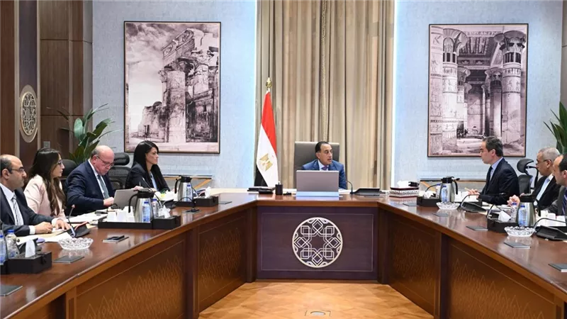 مدبولى يتابع فض التشابكات المالية بين الهيئة الوطنية للإعلام وبنك الاستثمار القومي