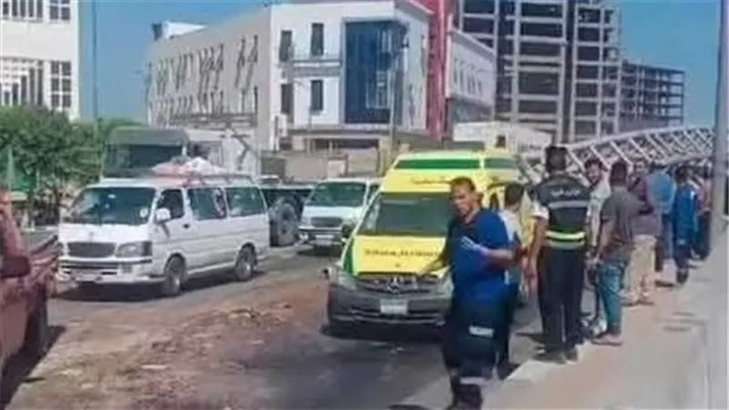 إصابة 4 مواطنين في حادث تصادم بين سيارتين أمام مجمع كليات جامعة دمنهور
