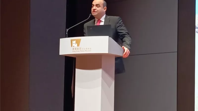 أمين 