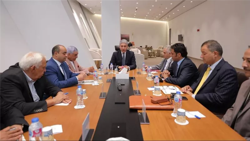 وزير السياحة والآثار يعقد اجتماعاً موسعاً لبحث مقترحات تطوير المتحف المصري بالتحرير
