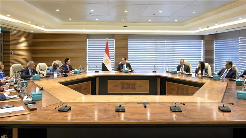 رئيس الوزراء يلتقي المدير العام لمنظمة الأغذية والزراعة للأمم المتحدة