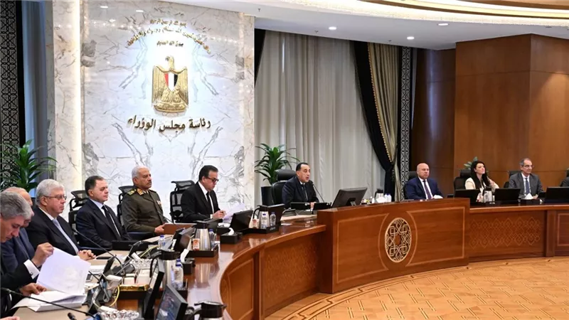 مدبولي: التوسع في توطين صناعة أجهزة الاتصالات ضمن استراتيجية شاملة لتوطين الصناعات