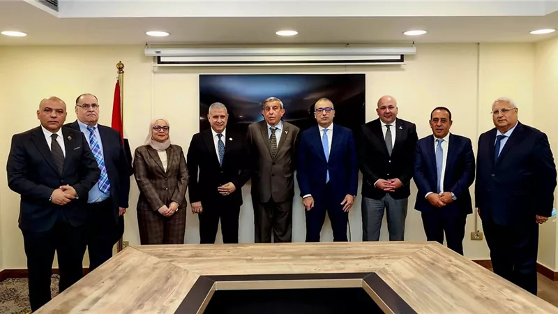 رئيس البنك الزراعي المصري يلتقي أعضاء لجنة الزراعة بمجلس الشيوخ 
