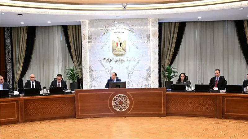 مدبولى يناقش إجراءات حماية الأطفال والنشء من المحتوي الضار على وسائل التواصل 