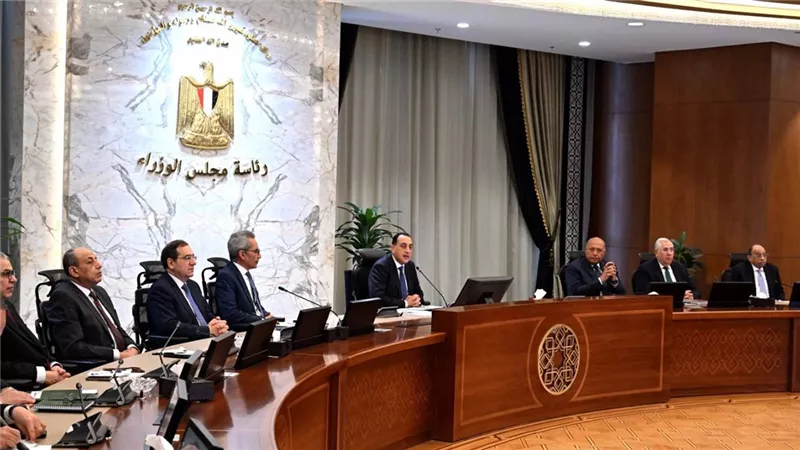 مدبولى: ليس لدينا ازمة موارد والدولة ستتعامل بحزم شديد مع المحتكرين