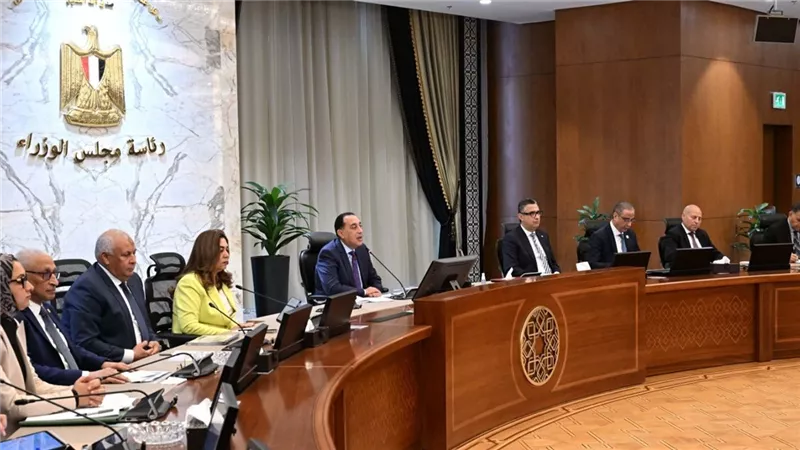عاجل.. مدبولي للمحافظين: دوركم الرئيسي تكثيف المُتابعة الميدانية للأسواق والمنافذ التجارية