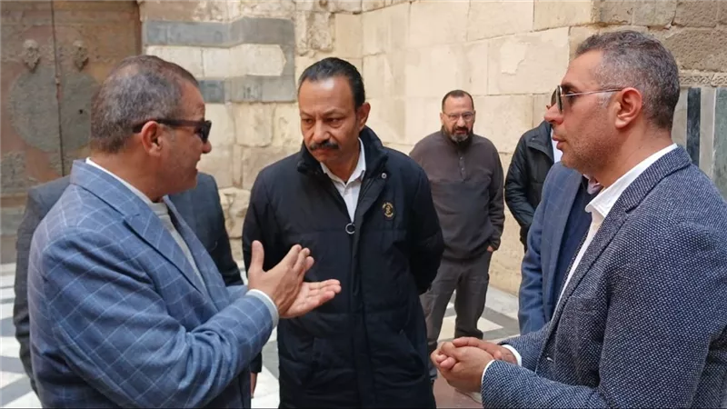 الأمين العام للمجلس الأعلى للآثار يتفقد عدداً من المواقع الأثرية بشارع المعز بالقاهرة التاريخية