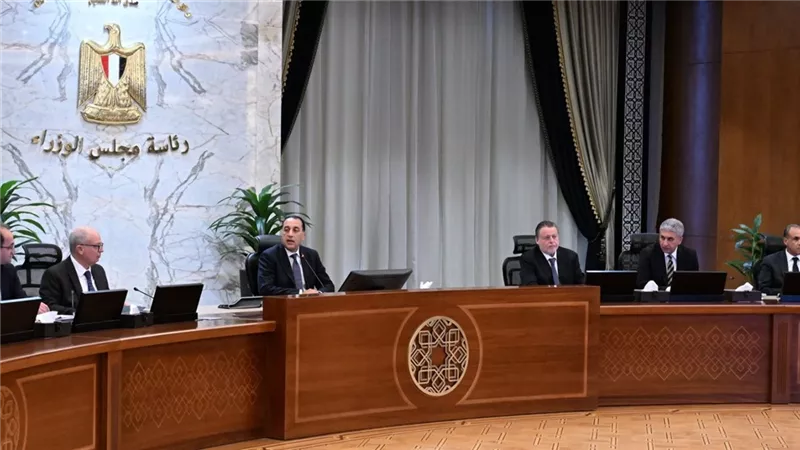 رئيس الوزراء يترأس اجتماع لجنة إدارة الأزمات المركزية