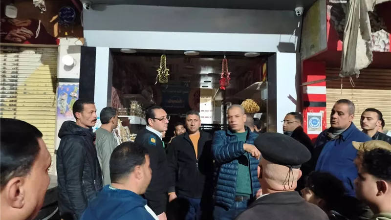 متابعة غلق المحلات وتخفيض إنارة واجهات المباني الحكومية والإنارة العامة بالبحيرة