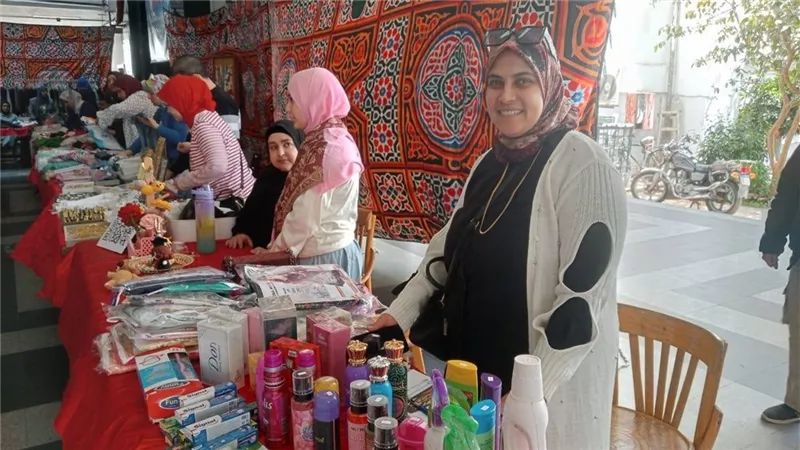 افتتاح معرض المشغولات اليدوية بكلية الصيدلة جامعة دمنهور 