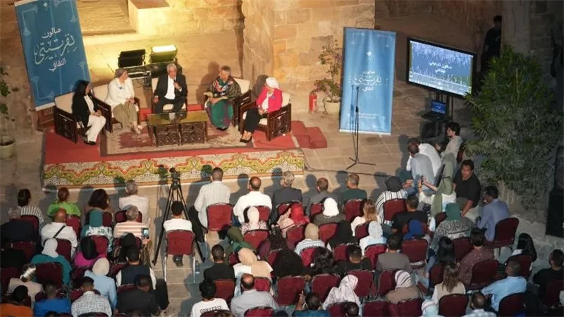 زاهي حواس يطالب بعودة حجر رشيد بوصفه رمزا للهوية المصرية