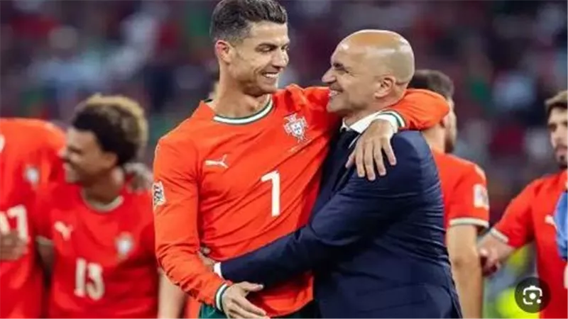 نجم فرنسا السابق: مدرب البرتغال لا يجيد التعامل مع رونالدو