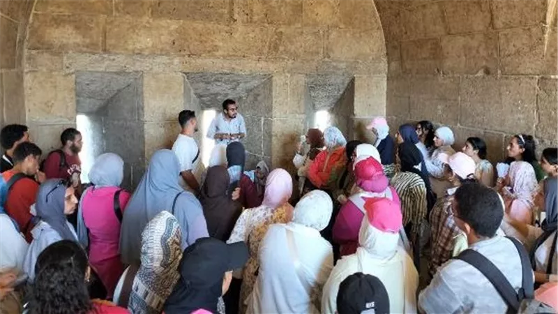 عراقة التاريخ تلتقي بطموح الشباب.. «مؤسسة زاهي حواس» تطلق دورتها الرابعة في الآثار الإسلامية 