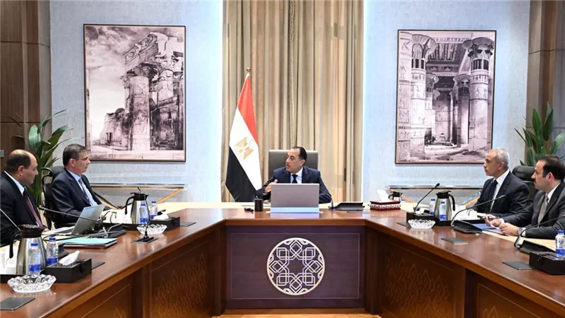 رئيس الوزراء يبحث التوسع في إنشاء عدد من محطات الثروة الحيوانية الحديثة