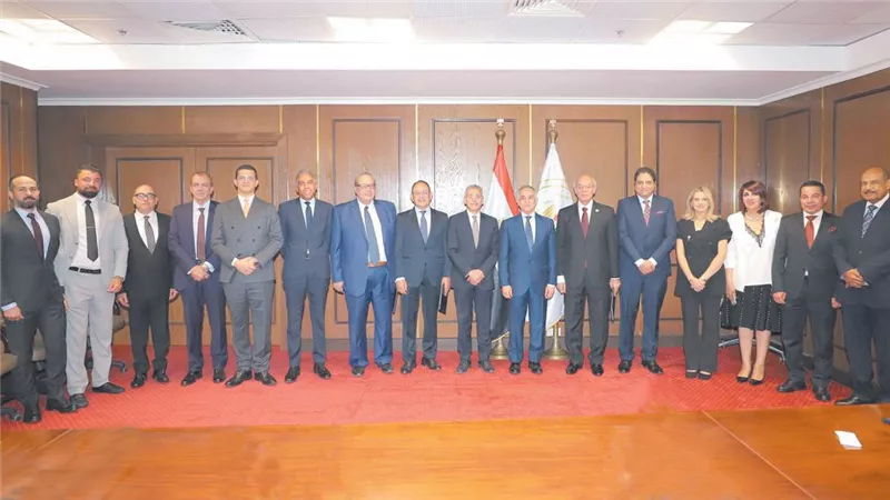 «مصر» يوقع بروتوكول تعاون مع وزارة العدل لدعم منظومة التحصيل الإلكترونى