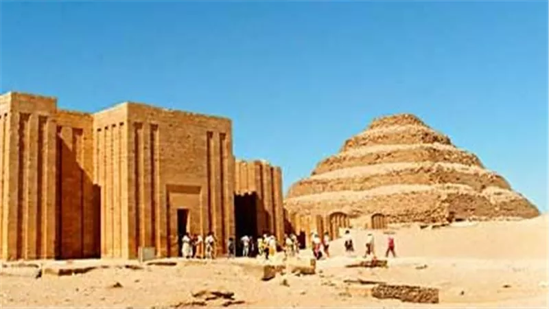 وزارة السياحة والآثار تطلق مشروع تطوير الخدمات المقدمة للزائرين بمنطقة آثار سقارة