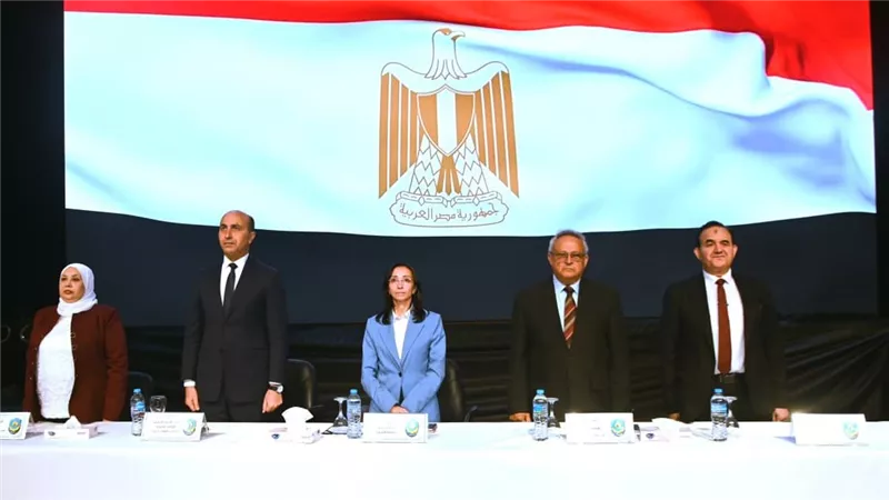 محافظ البحيرة تشهد حفل تخرج الدفعة الجديدة لطلاب كلية العلوم جامعة دمنهور