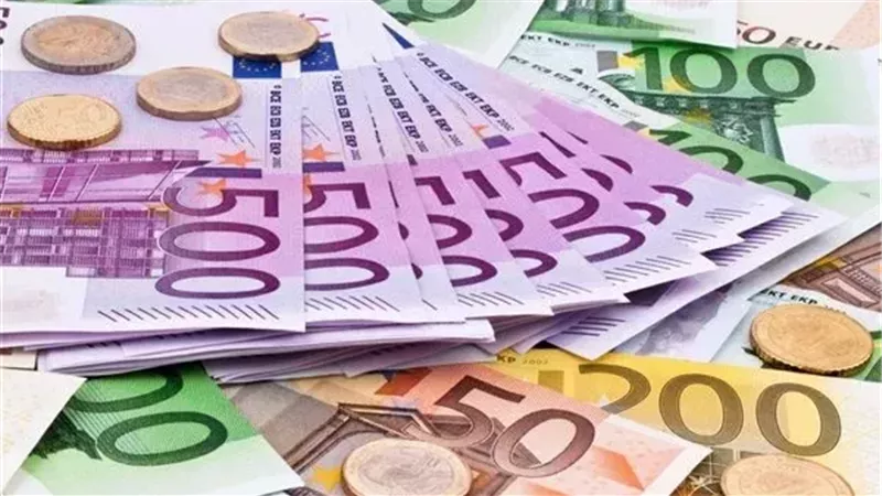 تراجع ملحوظ في أسعار اليورو أمام الجنيه بالبنوك بمنتصف التعاملات