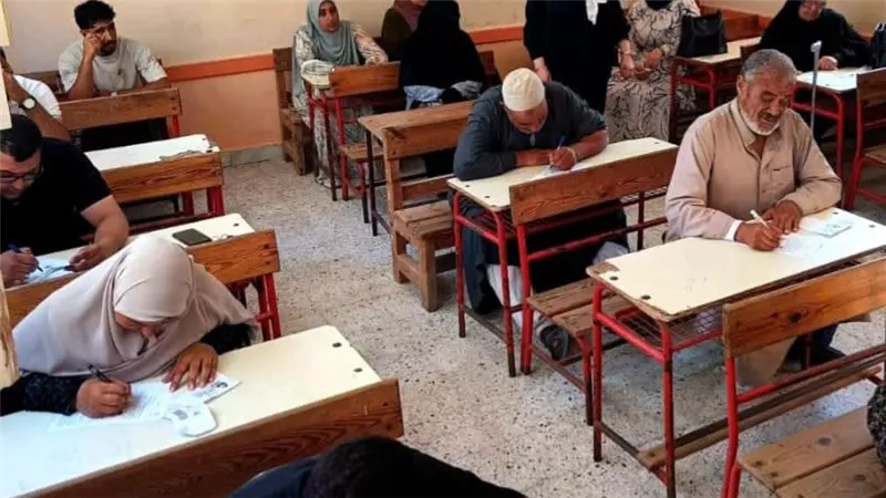 جامعة دمنهور تنظم قافلة لمحو الأمية بأبو حمص