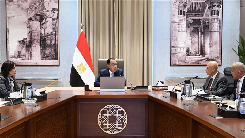 مدبولي يتابع خطة التوسع في تحلية مياه البحر وتوطين صناعاتها