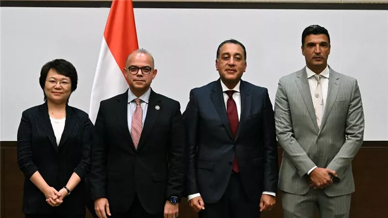 مذكرة تفاهم لإقامة قاعدة لتخطيط وإنشاء مصانع السيارات ووسائل النقل في مصر