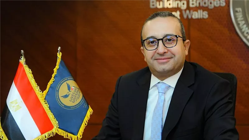 تجديد تعيين محمد عبدالعزيز مساعدًا لرئيس الهيئة العامة للرقابة المالية