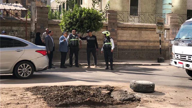 محافظ الدقهلية يتفقد أعمال إصلاح كسر بخط مياه الشرب بشارع الجمهورية بالمنصورة