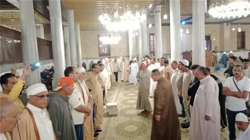 الشبراوية الخلوتية تحيي مولد الإمام الحسين بمجلس ذكر بالقاهرة