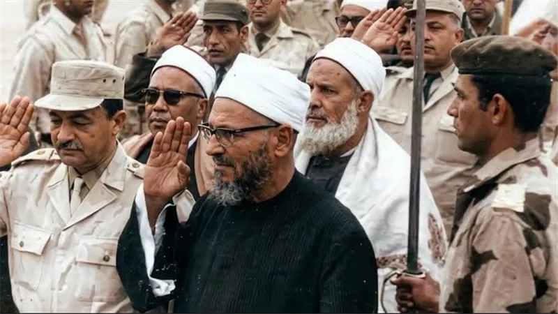 الإمام الأكبر عبدالحليم محمود.. قصة رؤيا رسول الله في المنام يعبر القناة ويبشر بنصر أكتوبر