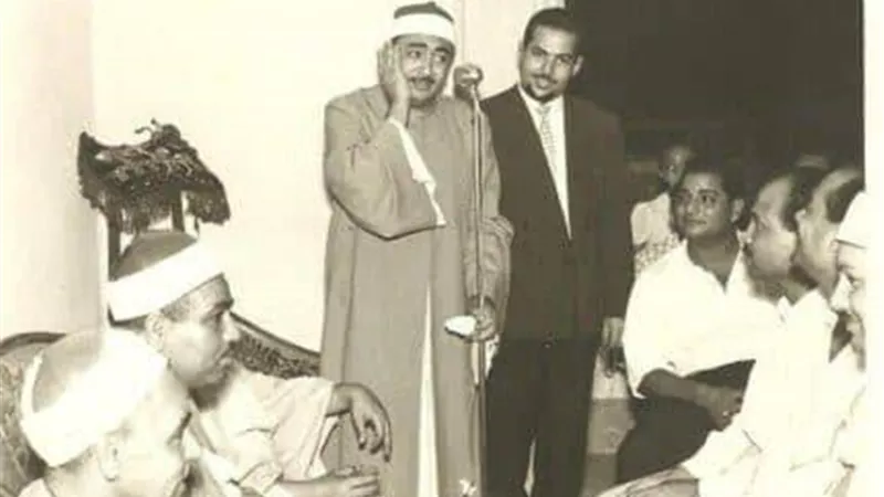 الشيخ محمد عمران.. ابتهالات نادرة في ذكرى صاحب صوت حيرَّ كبار الموسيقين
