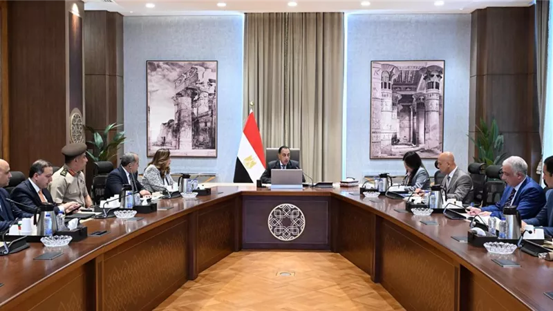 مدبولى يستعرض محاور جلسة حول التنمية الحضرية وتحسين حياة المواطن