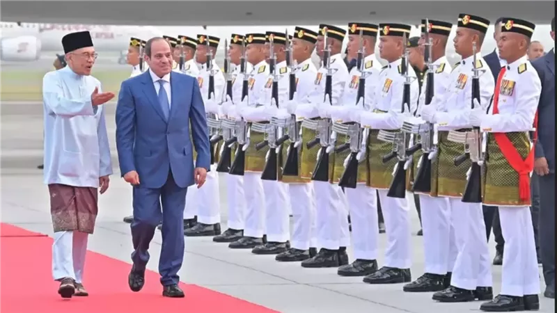 السيسي يصل ماليزيا    