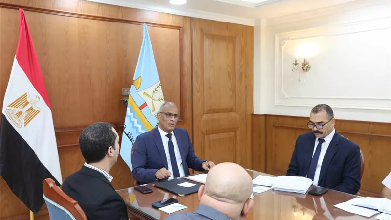 محافظ كفر الشيخ يترأس اجتماع اللجنة العليا للمواقف 