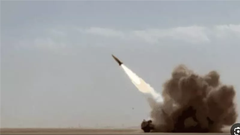 عاجل.. بعد استهداف قصر معاشيق.. الإعلام اليمني: رئيس الوزراء وأعضاء الحكومة بخير  