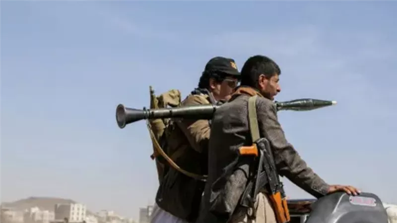 عاجل.. إعلام يمني: الحوثيون يستهدفون