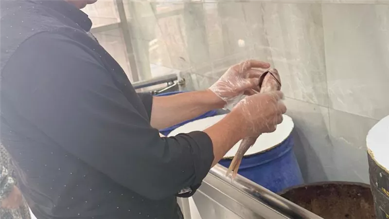 ضبط 2.8 طن أغذية غير صالحة للاستهلاك الآدمي خلال حملات الطب البيطري 