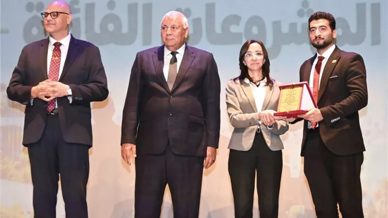 محافظ البحيرة تشهد المؤتمر الإقليمي للمشروعات الخضراء الذكية