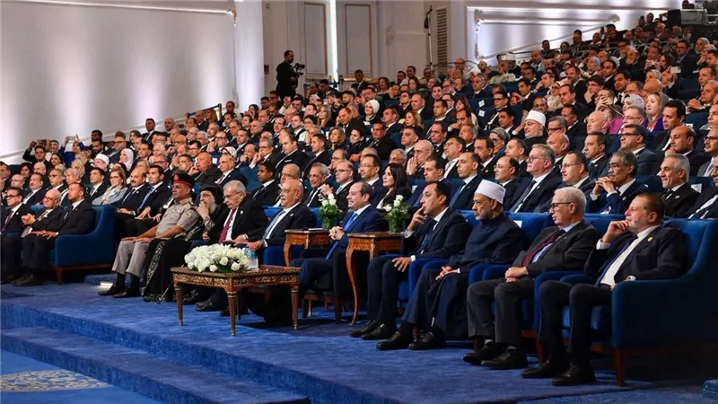  رئيس جامعة المنصورة  يؤكد أهمية ربط مخرجات البحث العلمي باحتياجات المجتمع 