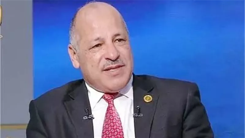 اللواء عادل العمدة    