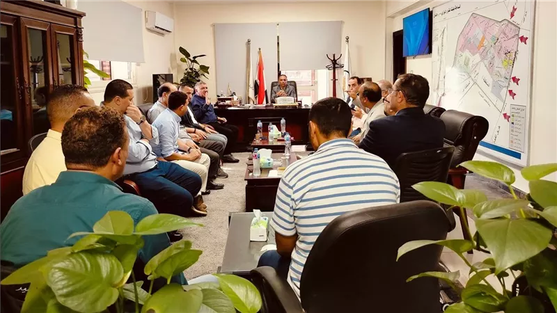 رئيس جهاز حدائق أكتوبر يجتمع مع سكان كومباوند دار مصر لبحث مطالبهم