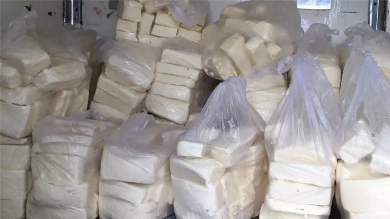 ضبط 420 كيلو جبنة موتزاريلا مجهولة المصدر خلال احتفالات المولد الإبراهيمي بدسوق