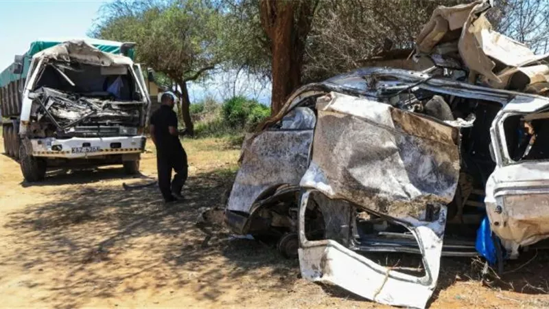 كينيا: مقتل 24 شخصًا في اصطدام حافلة بشاحنة على الطريق السريع الرئيسي