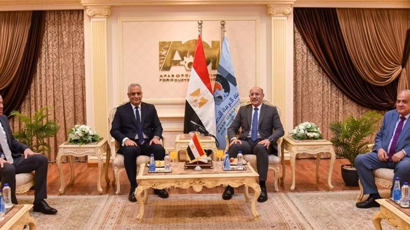 وزير الإنتاج الحربي ورئيس العربية للتصنيع يبحثان تحقيق التكامل الصناعي وتعميق التصنيع المحلي 
