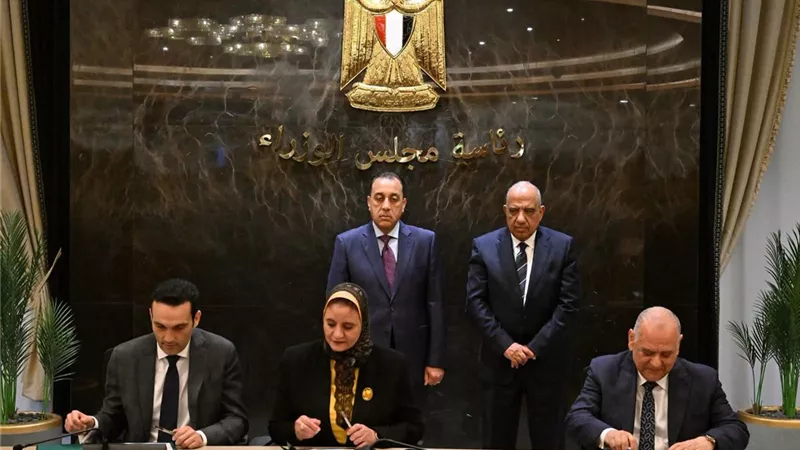 مجلس الوزراء: توقيع ثلاث اتفاقيات بشأن تمويل وتنفيذ مشروع 